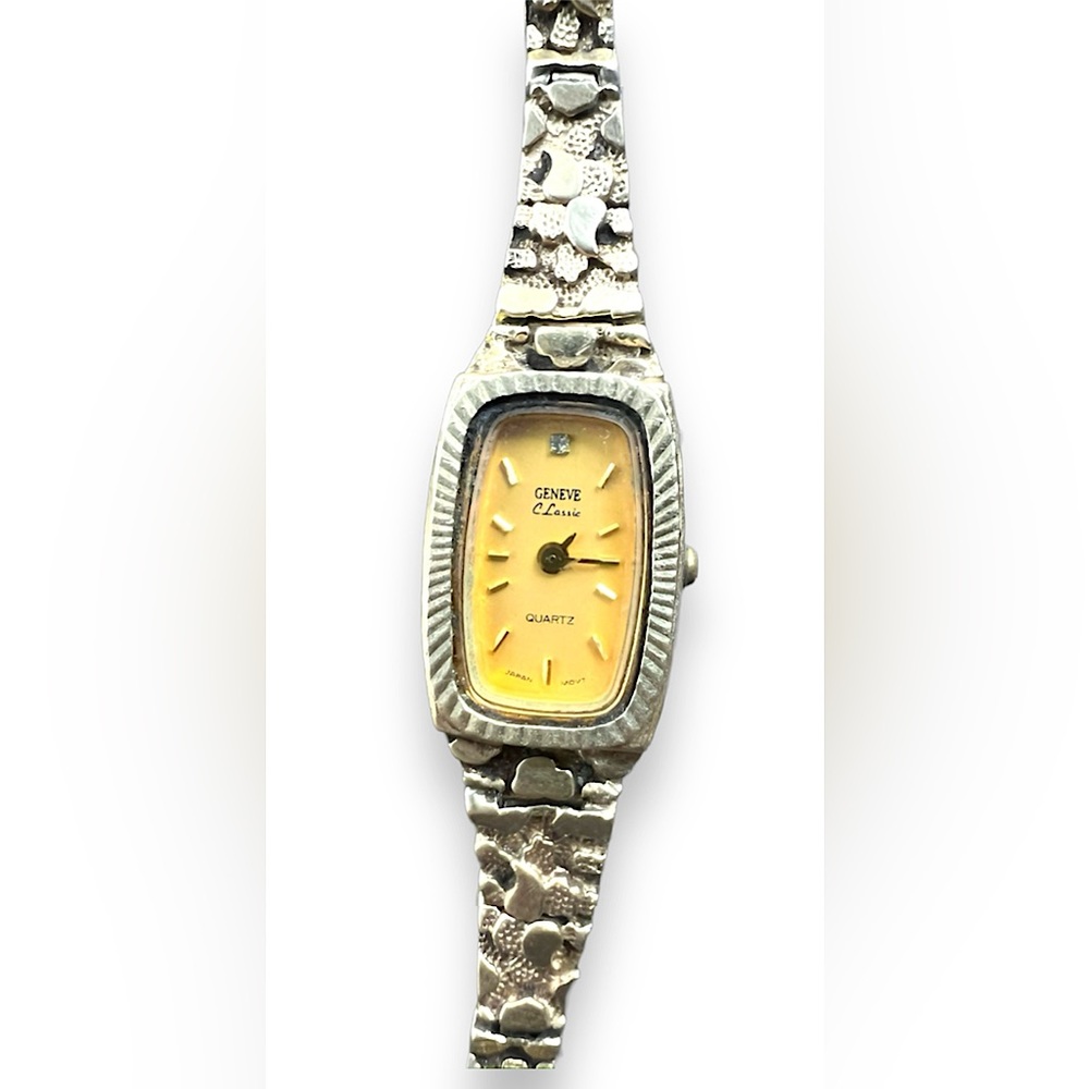Geneve classic Quartz movement. women’s watch. Make me an offer!